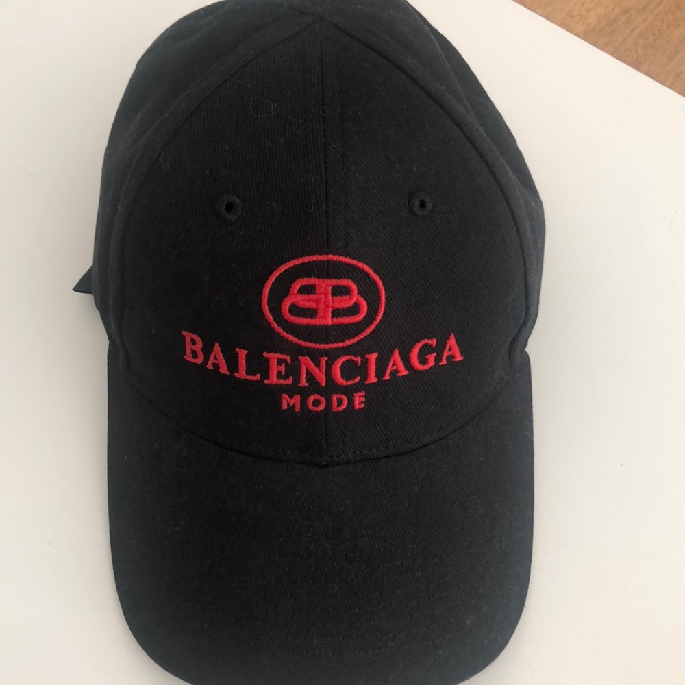 Balenciaga Cap